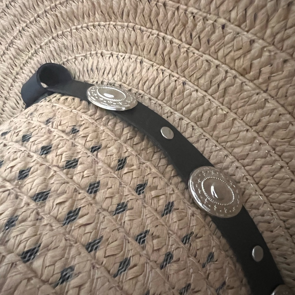 COWBOY HAT 🤠 - Picture 4 of 5